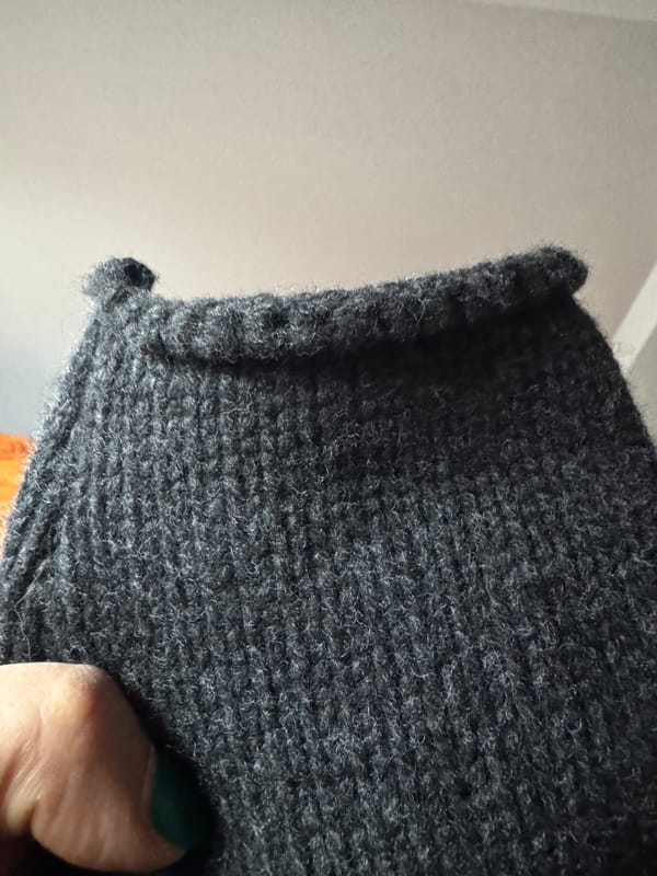 Stocking stitch sleeves